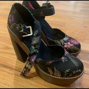 Free People Starlet Black wood Platform Heel Floral Design